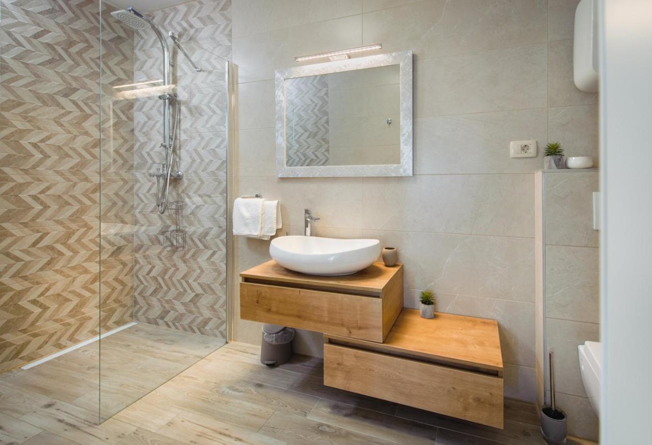 Villa Leona A Luxury Villa Near Makarska, Heated Pool Živogošće Habitación foto